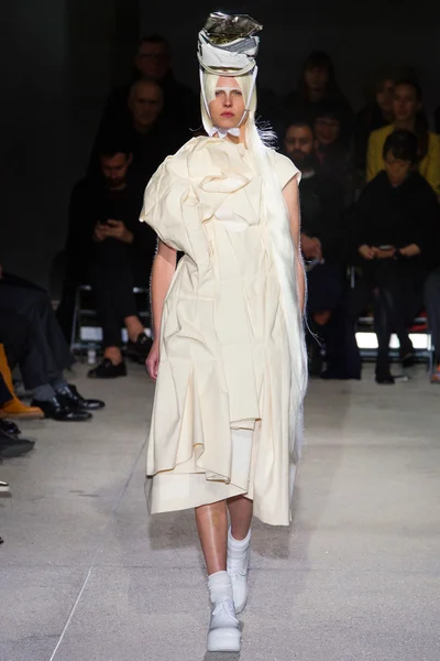 Look 7